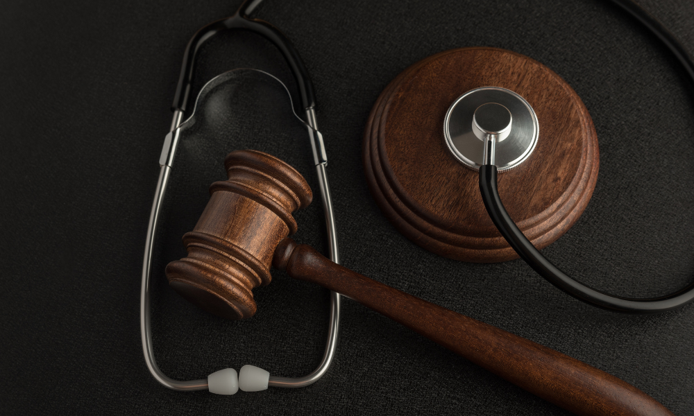 ¿Es tu clínica legal? Los 5 documentos que todo centro sanitario debe tener en regla